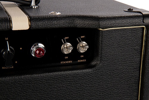 Усилитель гитарный, ламповый Cort CMV15H-EU, 15 Вт