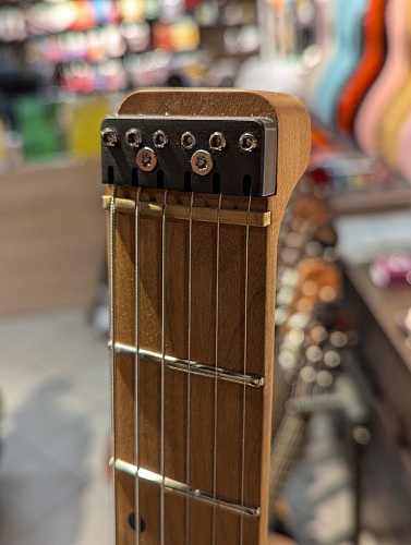 Электрогитара Laika SG (Тревел) с чехлом